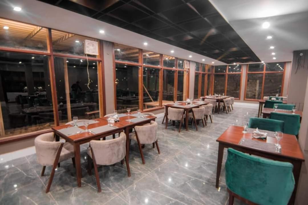 Tibet Hotel Skardu Ngoại thất bức ảnh